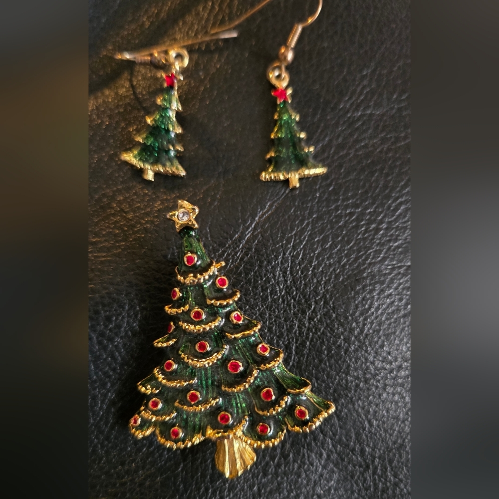 Christmas Holiday tree enamel jewelry collection pin & earrings - Picture 7 of 7